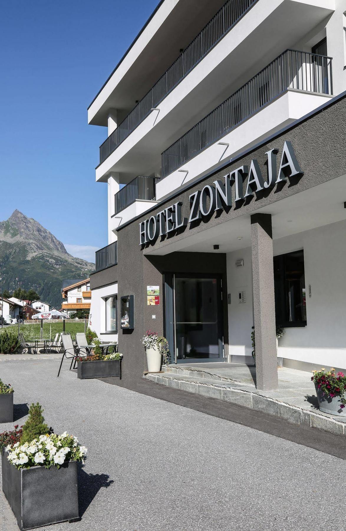 Hotel Zontaja Superior Galtuer Exterior photo